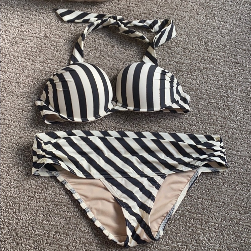 NEVER BEEN WORN Victoria secret swimsuit